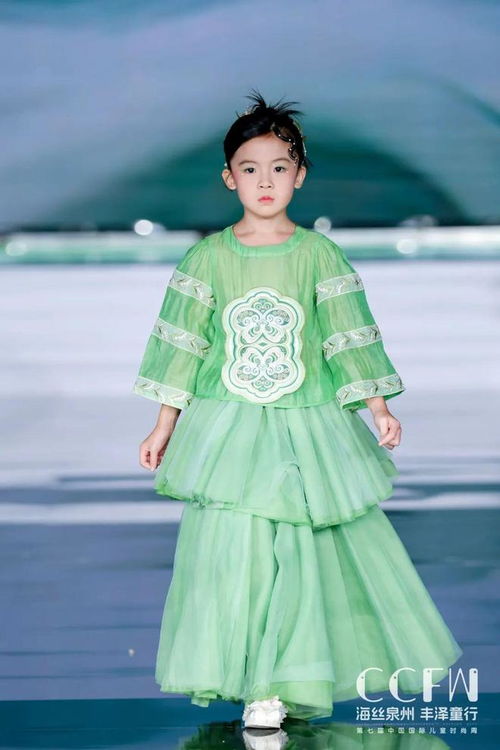 豐盈而生動(dòng)的國(guó)風(fēng)畫卷 四時(shí)印象mqd 馬騎頓 童裝國(guó)風(fēng)時(shí)裝秀