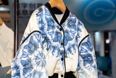 省長(zhǎng)點(diǎn)贊!支柱產(chǎn)業(yè)煥新彩,服裝產(chǎn)品斬獲省長(zhǎng)杯金獎(jiǎng)!